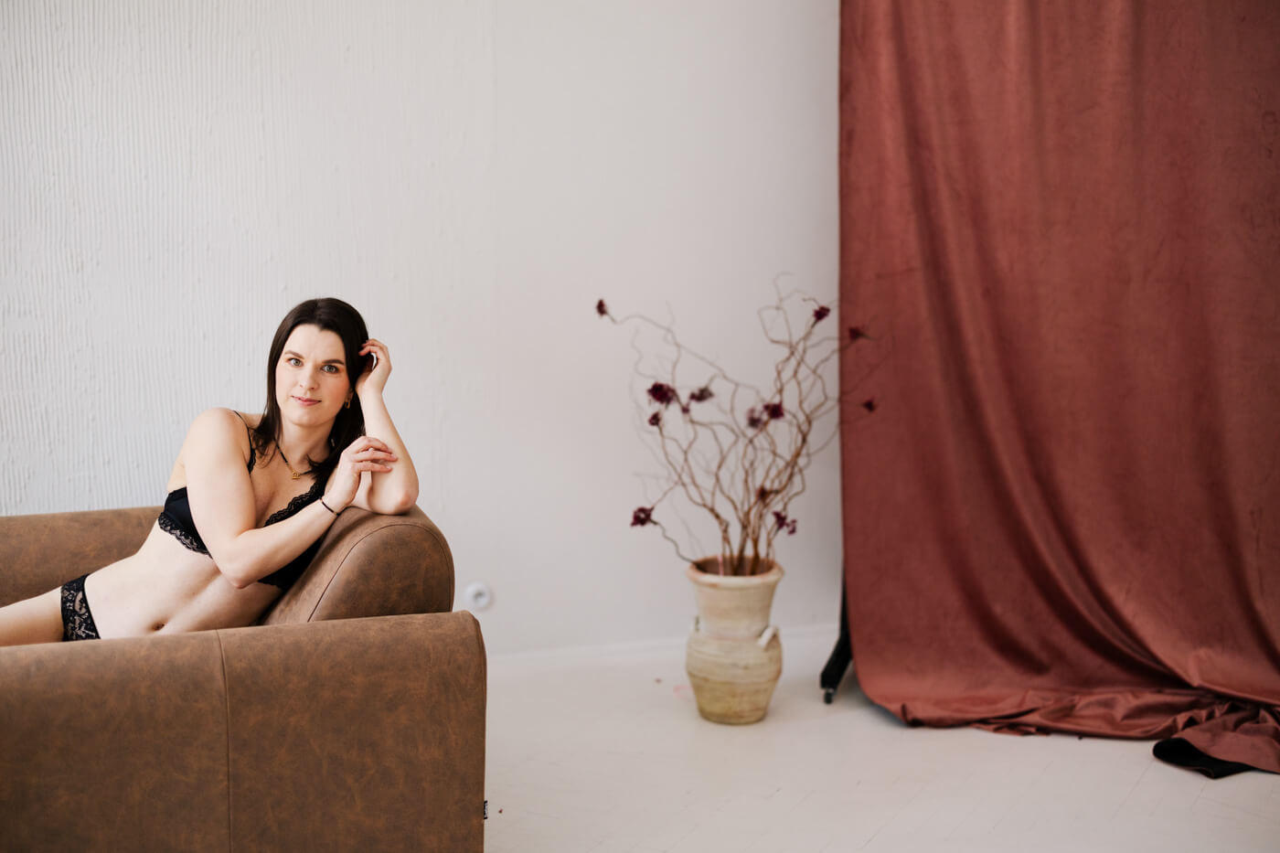 sesja kobieca w studio Kraków naturalna fotografia